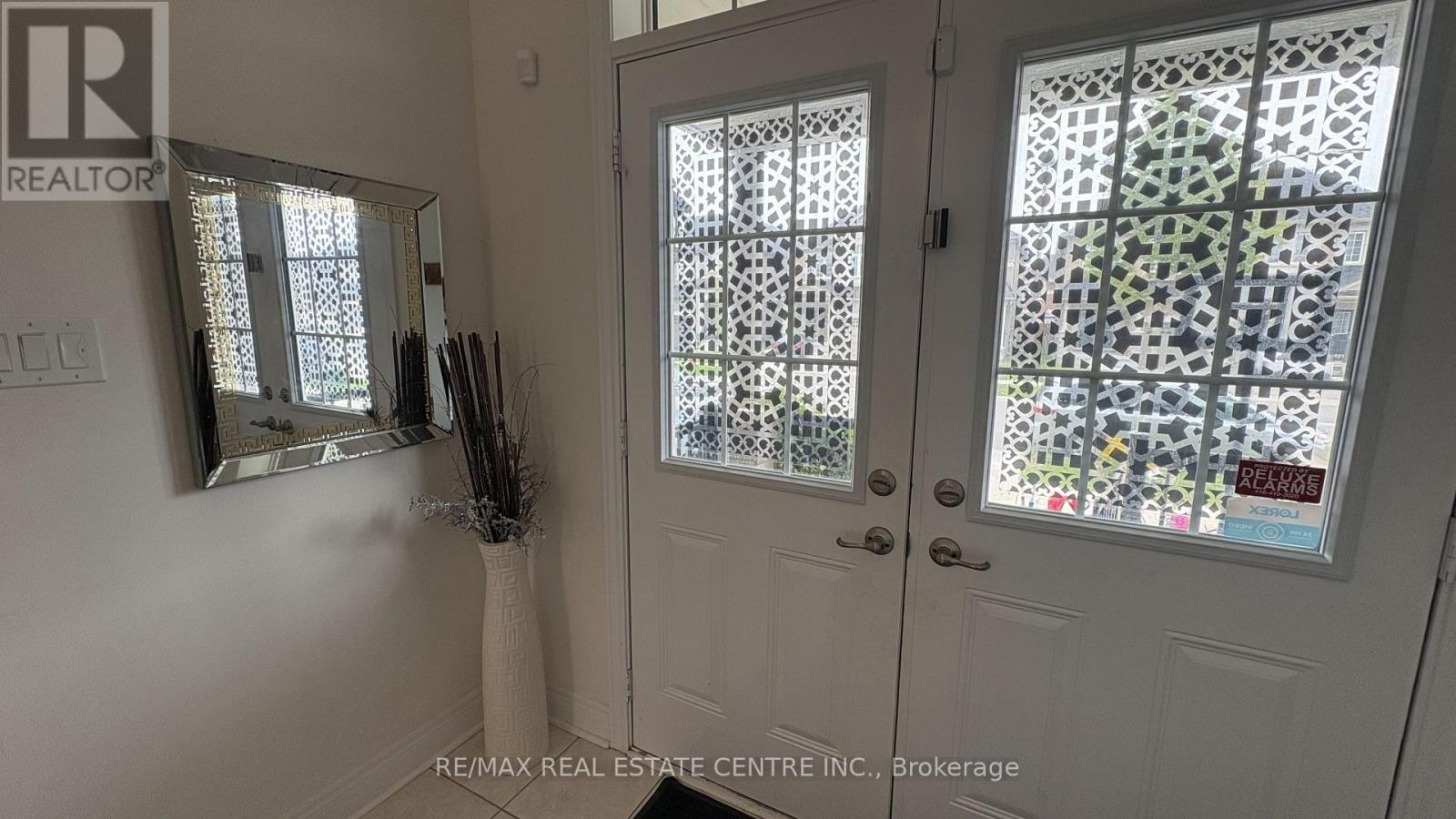 106 Branigan Crescent, Halton Hills (Georgetown), Ontario  L7G 0M8 - Photo 4 - W13701848