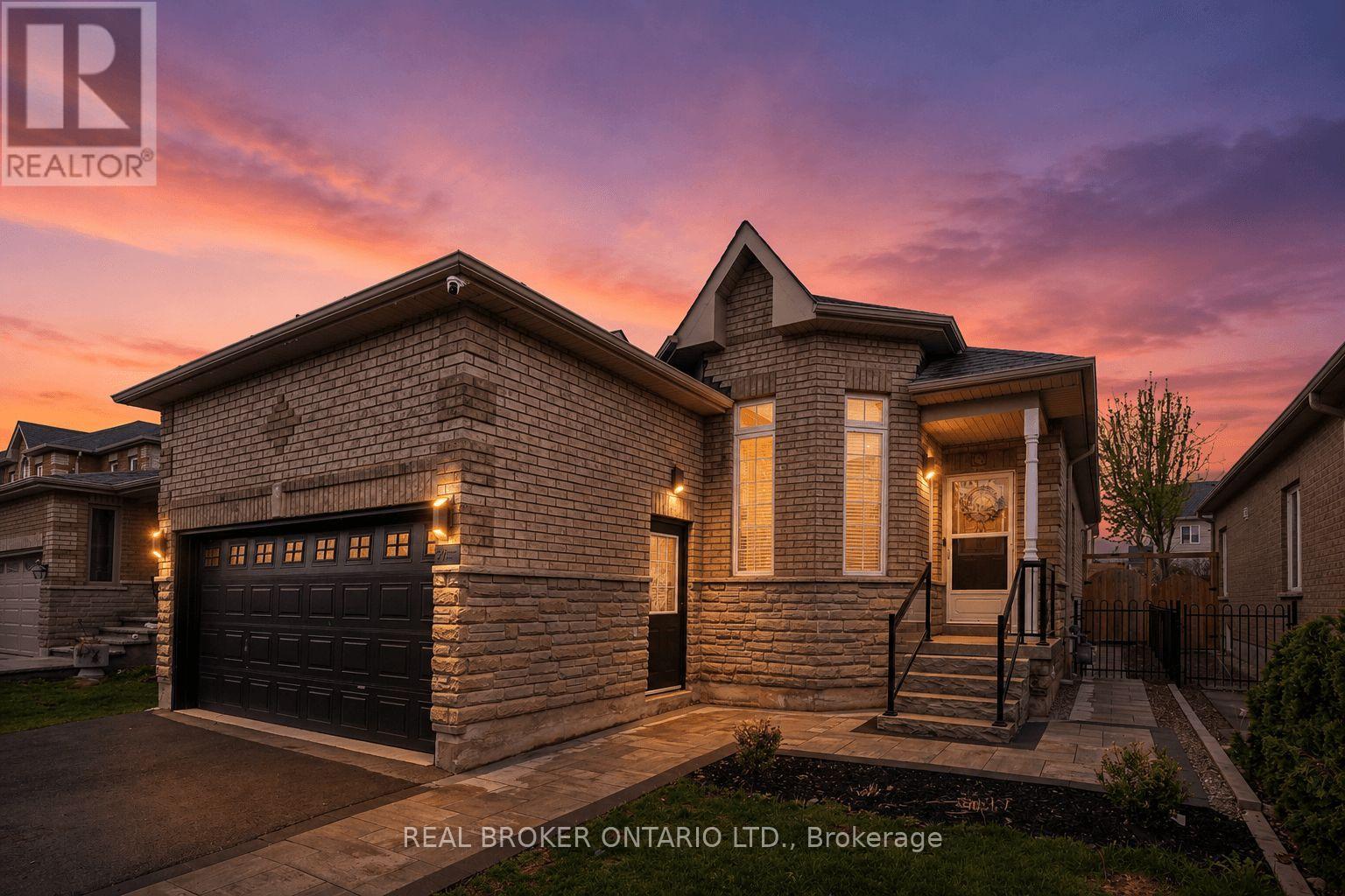 27 Spruce Boulevard, Halton Hills (Ac Acton), Ontario  L7J 2Y3 - Photo 1 - W13702218