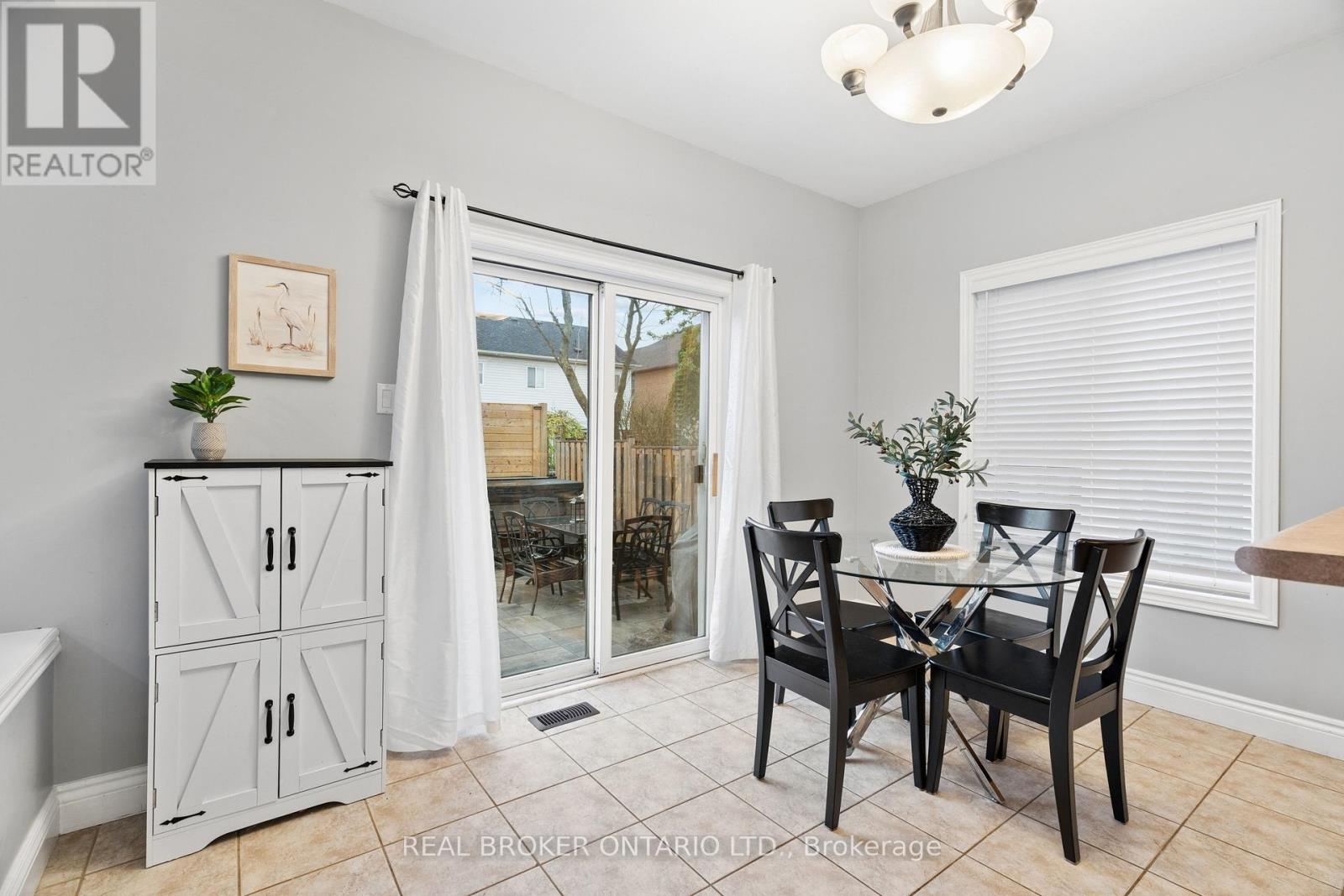 27 Spruce Boulevard, Halton Hills (Ac Acton), Ontario  L7J 2Y3 - Photo 11 - W13702218