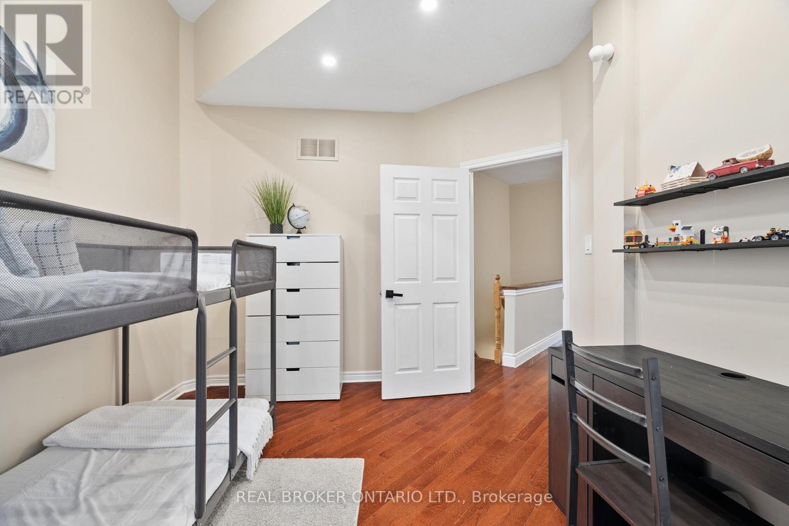 27 Spruce Boulevard, Halton Hills (Ac Acton), Ontario  L7J 2Y3 - Photo 19 - W13702218