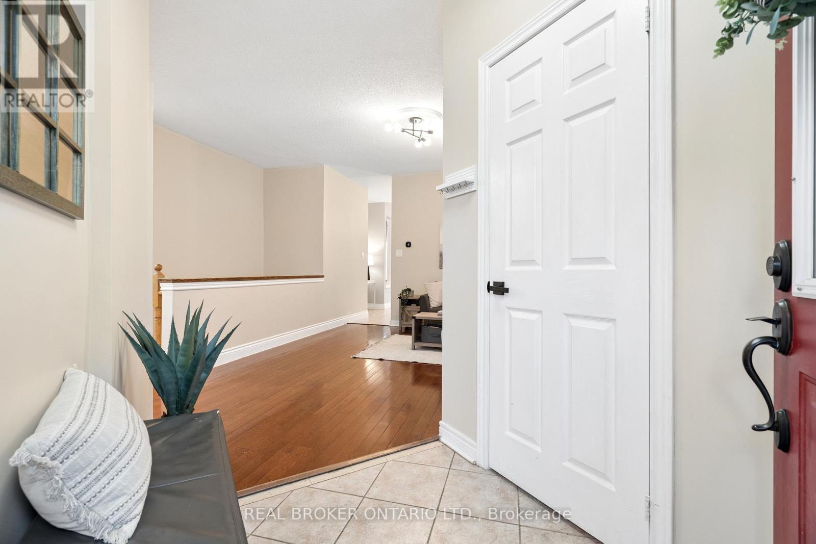 27 Spruce Boulevard, Halton Hills (Ac Acton), Ontario  L7J 2Y3 - Photo 3 - W13702218