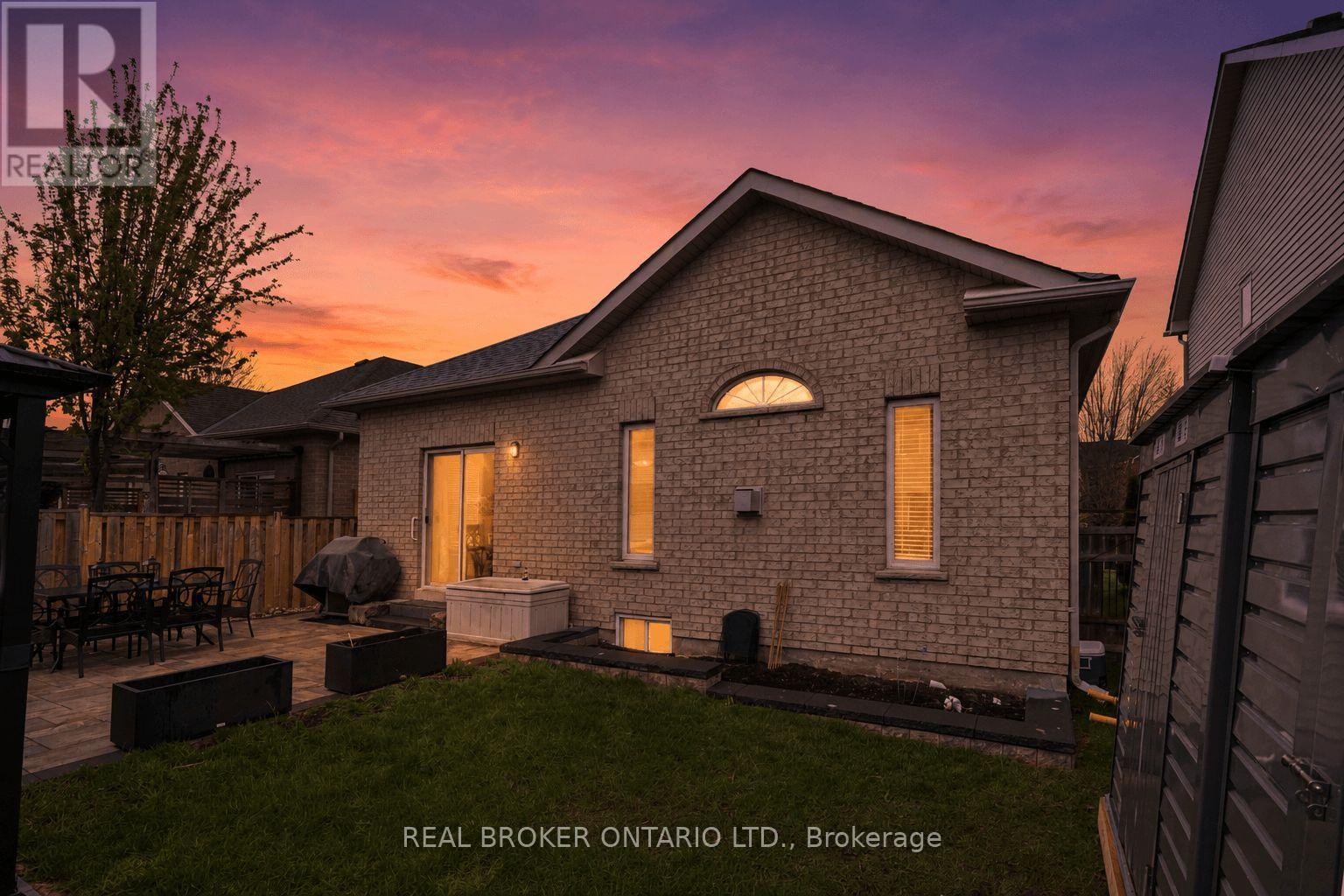 27 Spruce Boulevard, Halton Hills (Ac Acton), Ontario  L7J 2Y3 - Photo 45 - W13702218