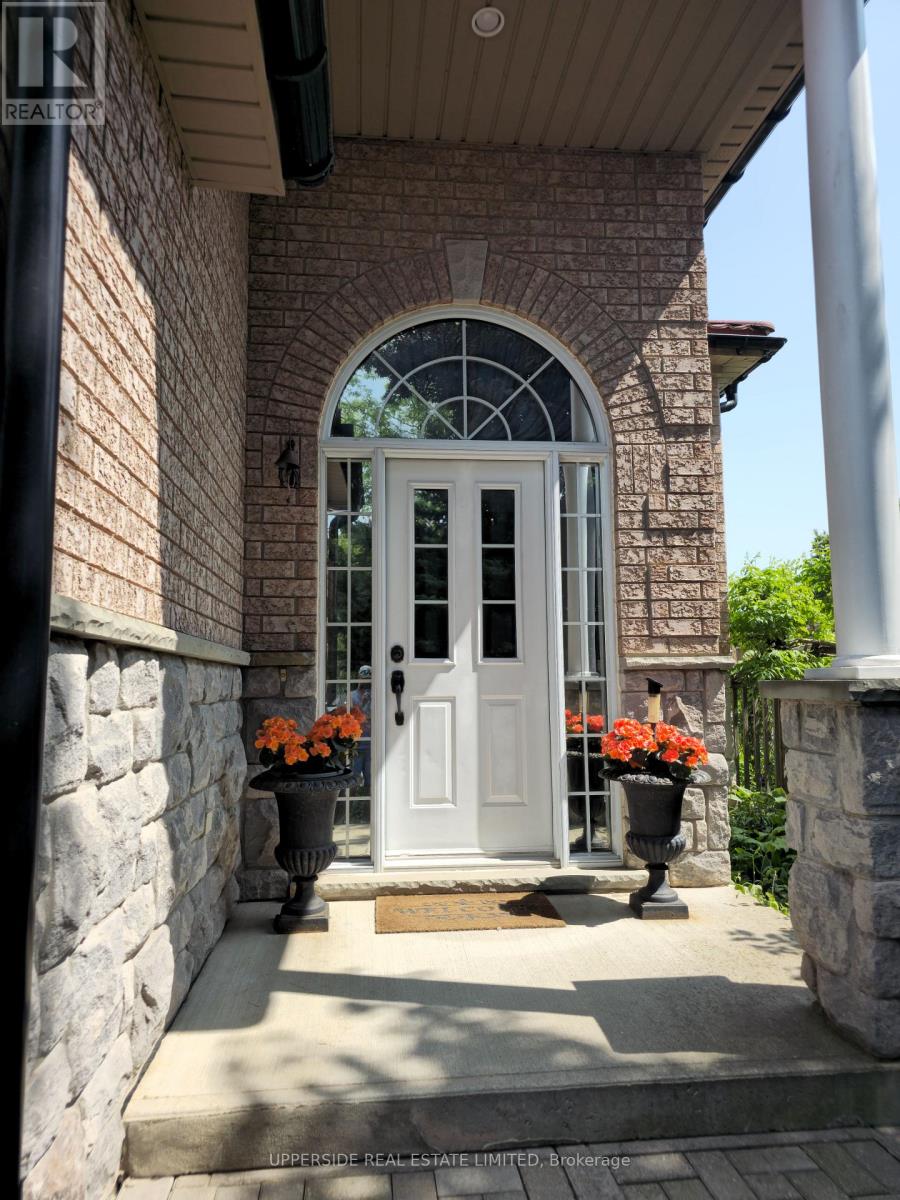 4 Kingsley Road S, Halton Hills (Ac Acton), Ontario  L7J 2Z5 - Photo 2 - W13705786