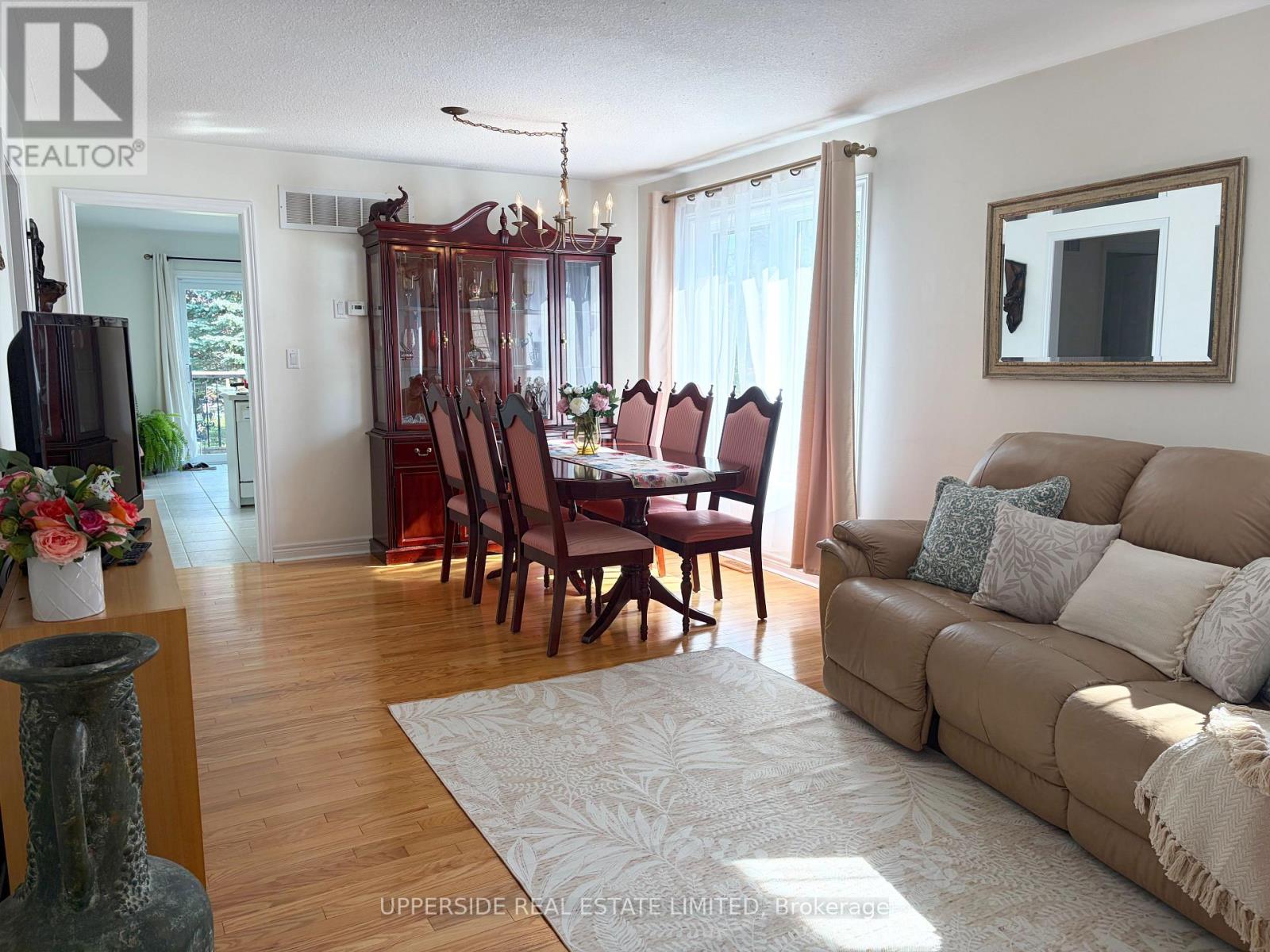 4 Kingsley Road S, Halton Hills (Ac Acton), Ontario  L7J 2Z5 - Photo 4 - W13705786