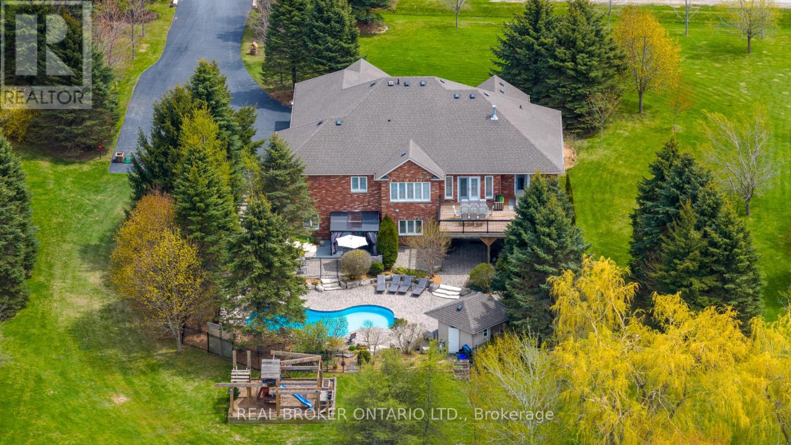 9 Allison Court, Halton Hills (Rural Halton Hills), Ontario  L7G 4S4 - Photo 2 - W13707456