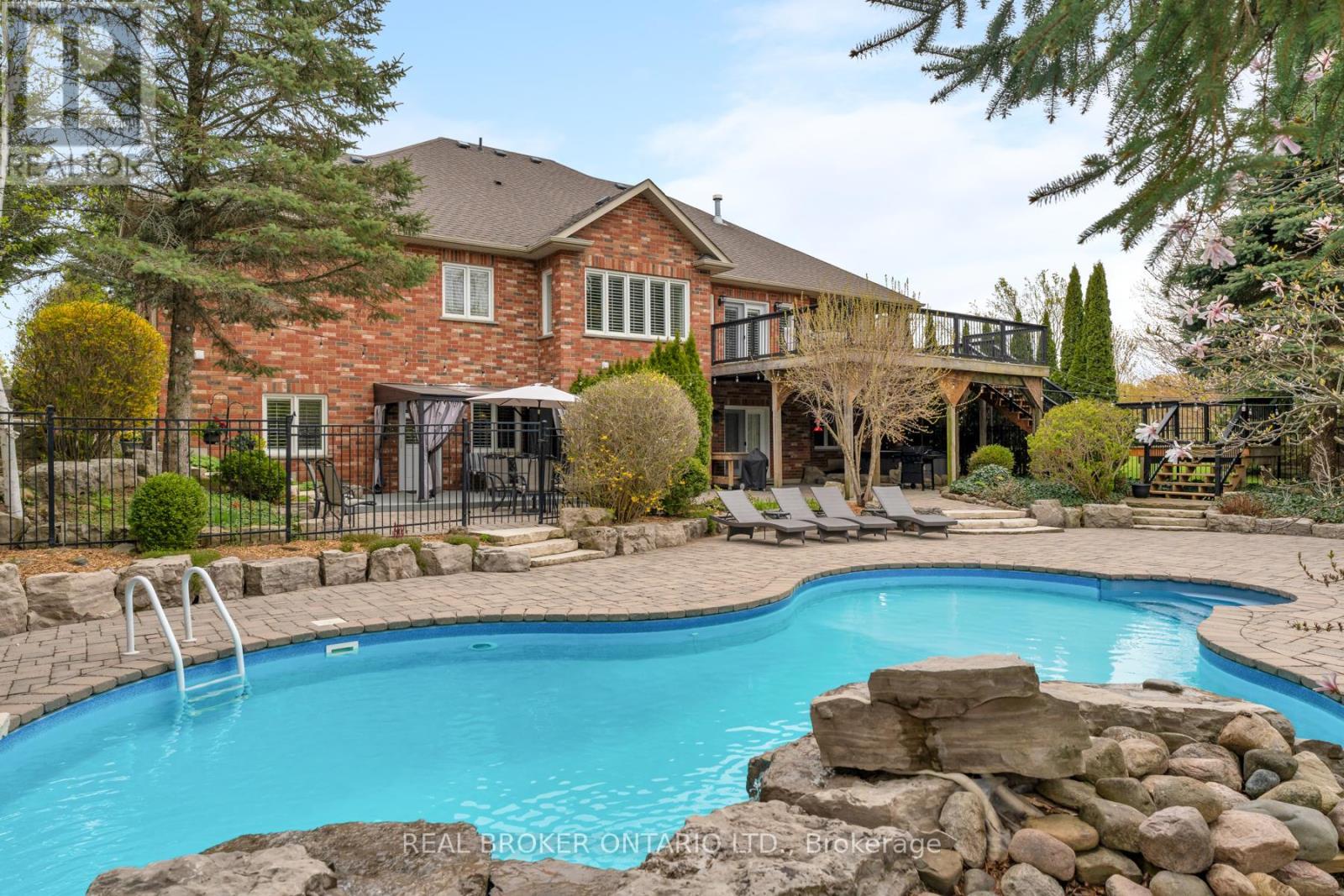 9 Allison Court, Halton Hills (Rural Halton Hills), Ontario  L7G 4S4 - Photo 34 - W13707456