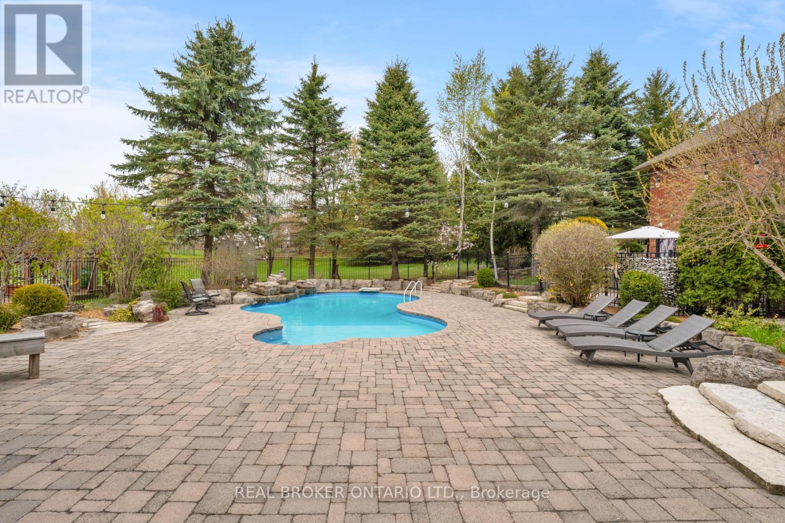 9 Allison Court, Halton Hills (Rural Halton Hills), Ontario  L7G 4S4 - Photo 36 - W13707456
