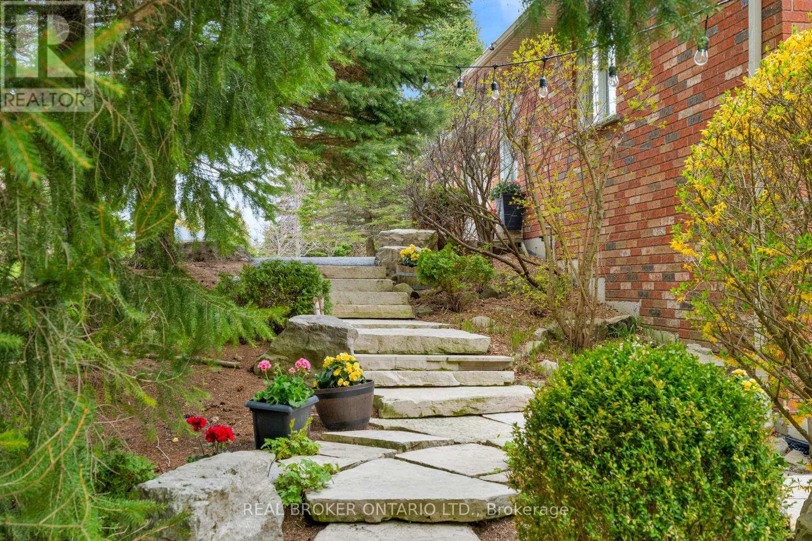 9 Allison Court, Halton Hills (Rural Halton Hills), Ontario  L7G 4S4 - Photo 40 - W13707456