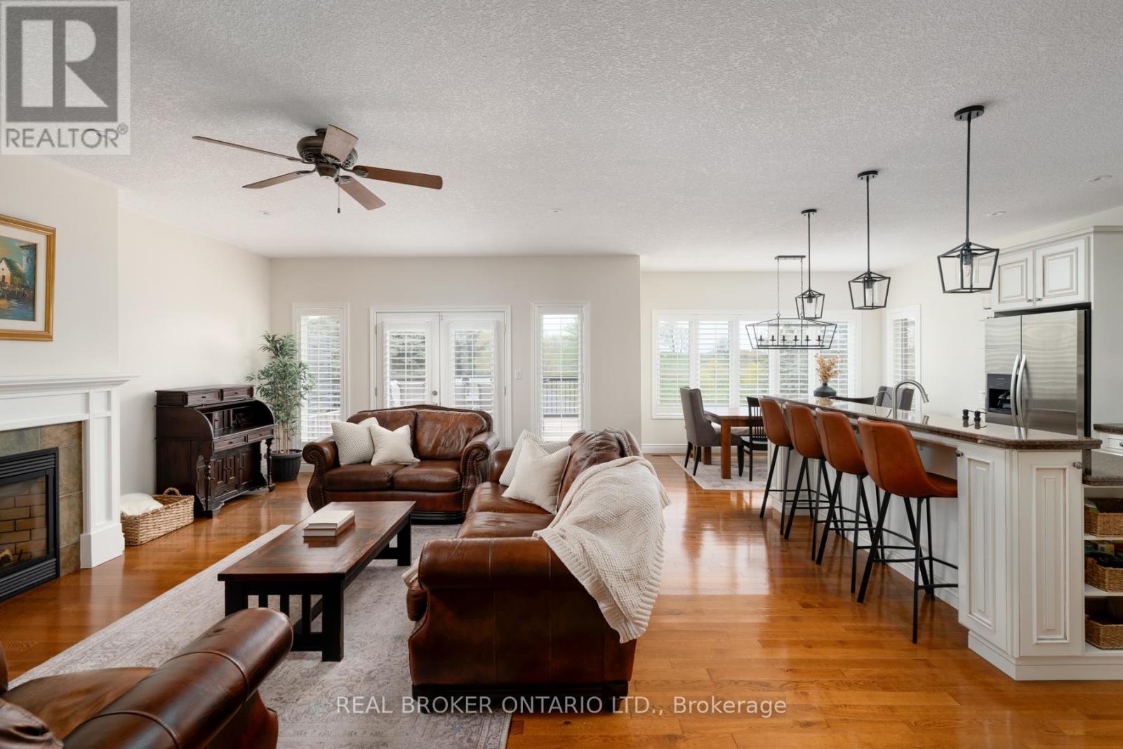 9 Allison Court, Halton Hills (Rural Halton Hills), Ontario  L7G 4S4 - Photo 6 - W13707456