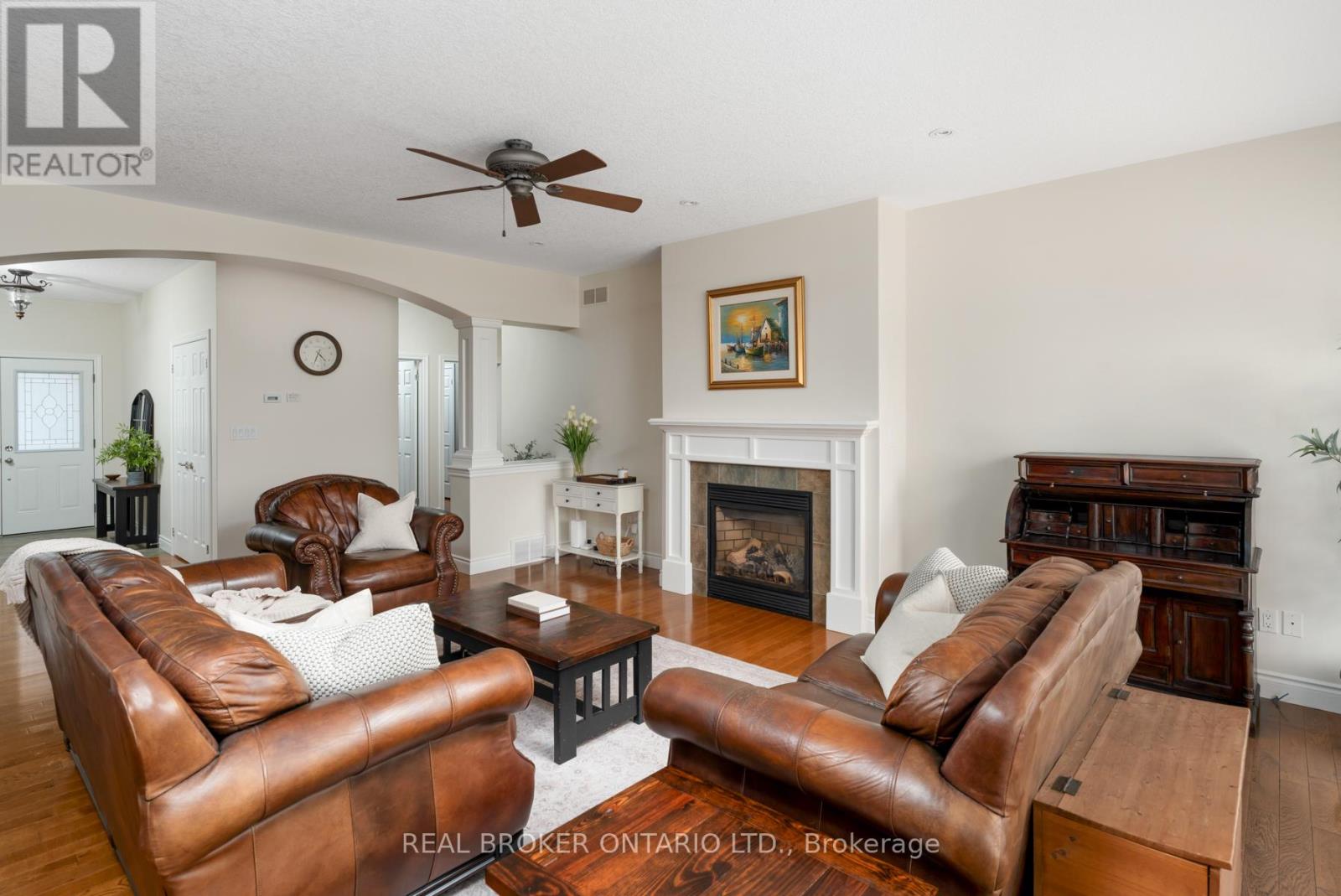 9 Allison Court, Halton Hills (Rural Halton Hills), Ontario  L7G 4S4 - Photo 8 - W13707456