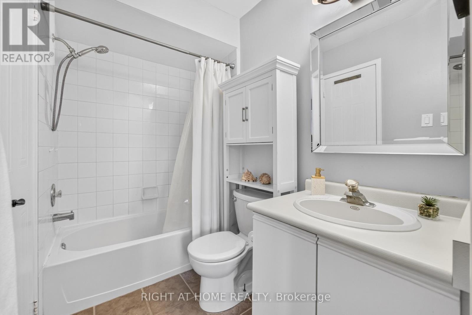 3 Beverly Lane, Halton Hills (Georgetown), Ontario  L7G 5L7 - Photo 24 - W13707816