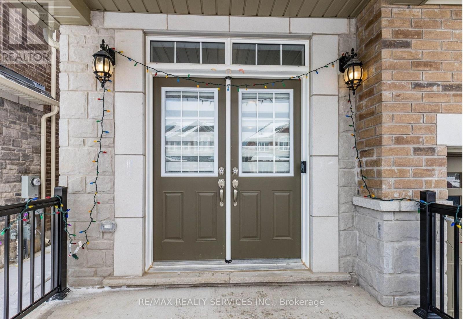 17 Overstone Road E, Halton Hills (Georgetown), Ontario  L7G 0M9 - Photo 2 - W13700724