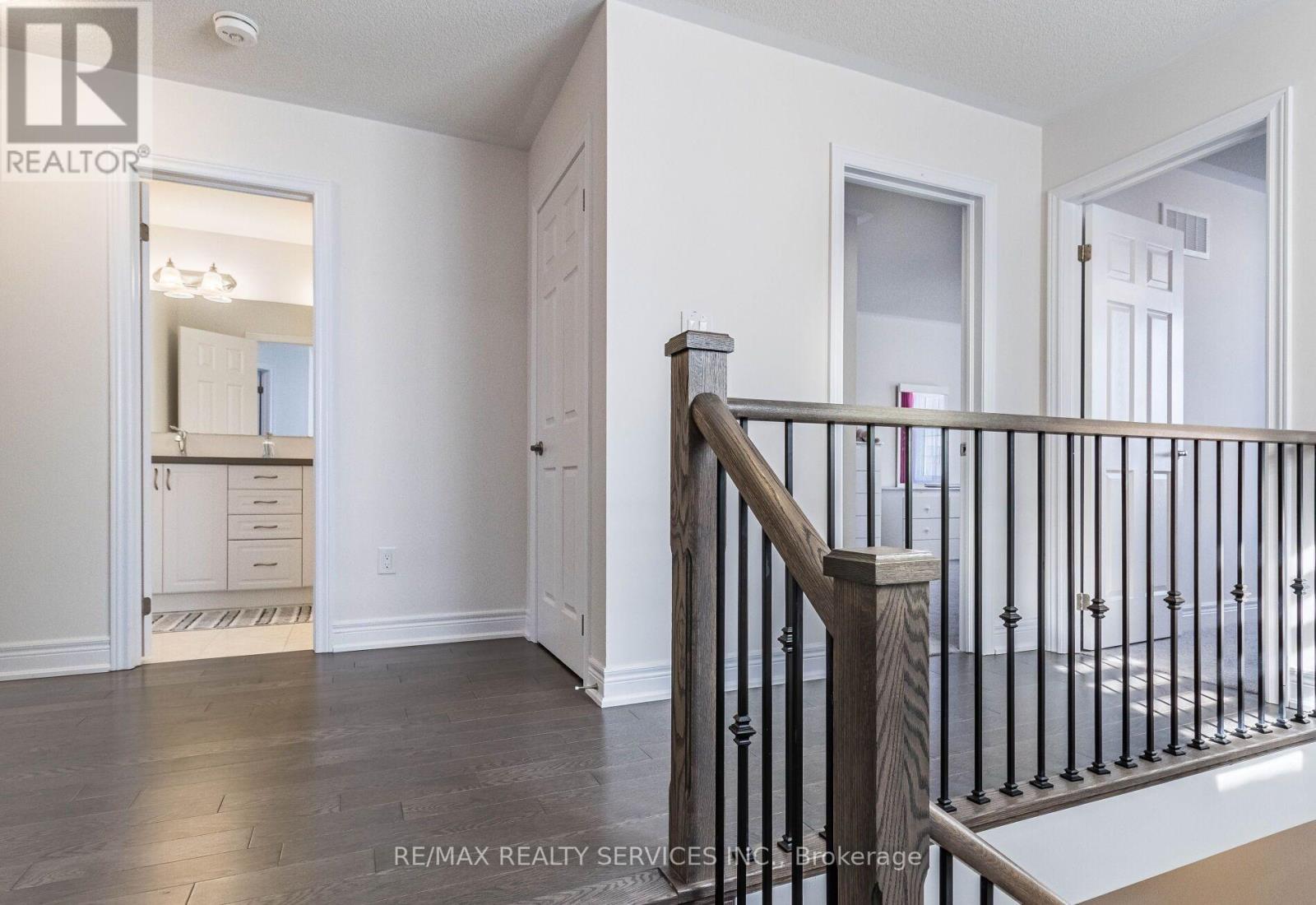 17 Overstone Road E, Halton Hills (Georgetown), Ontario  L7G 0M9 - Photo 8 - W13700724
