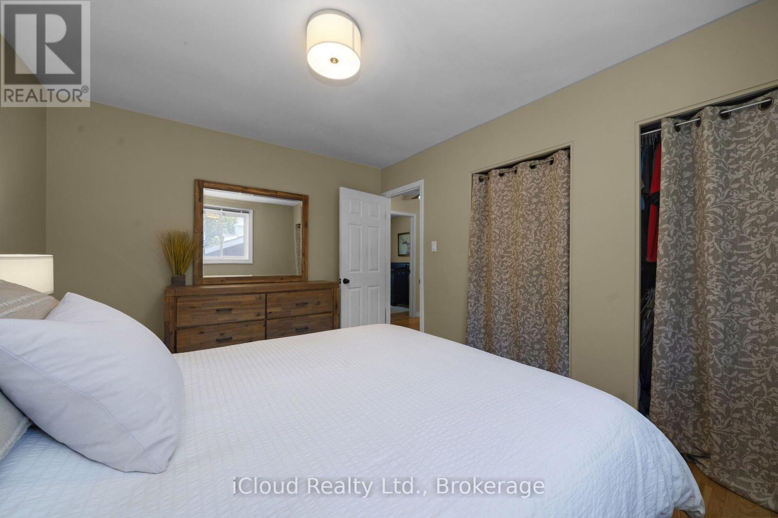 128 Elmore Drive, Halton Hills (Ac Acton), Ontario  L7J 1T2 - Photo 22 - W13709266