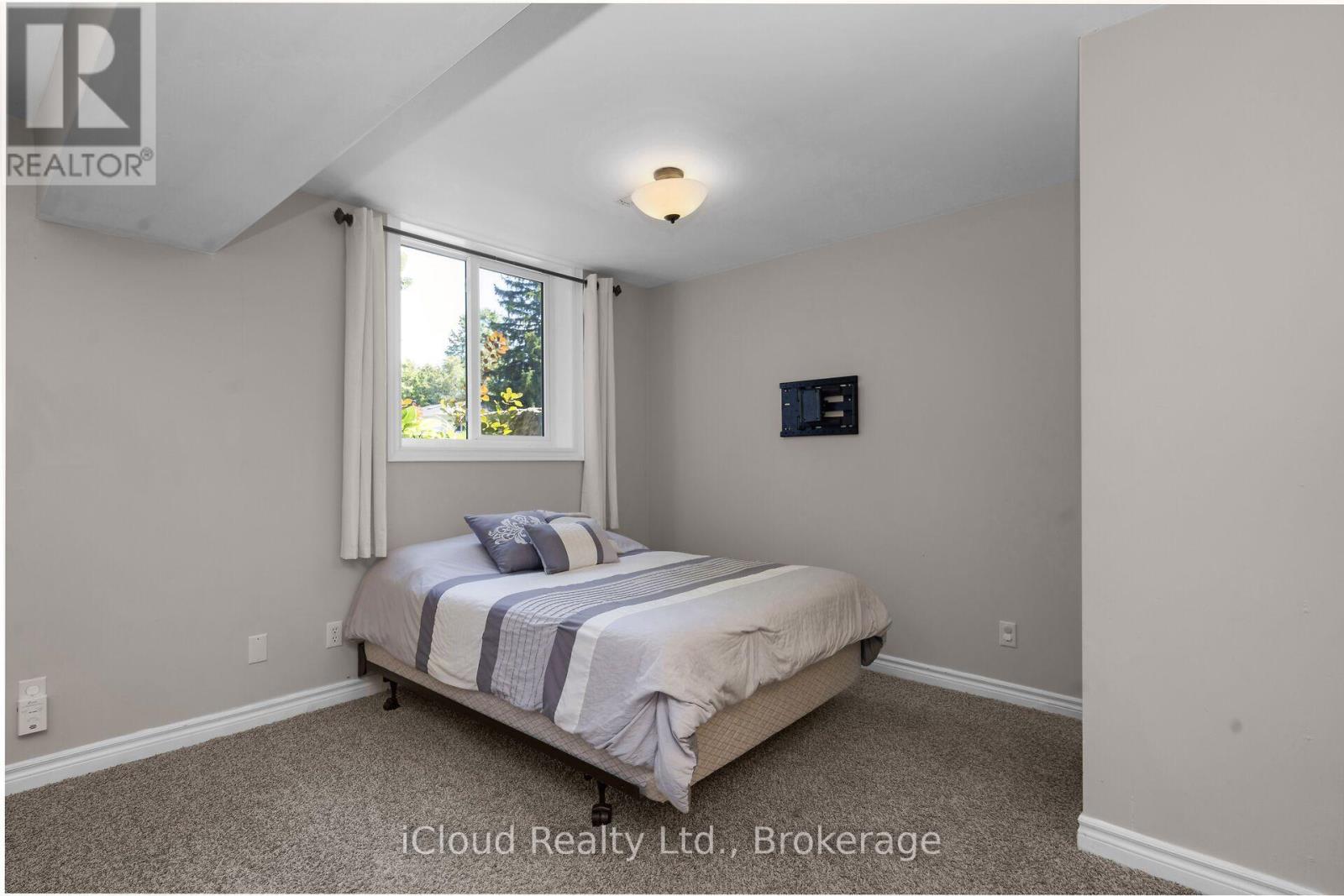 128 Elmore Drive, Halton Hills (Ac Acton), Ontario  L7J 1T2 - Photo 32 - W13709266