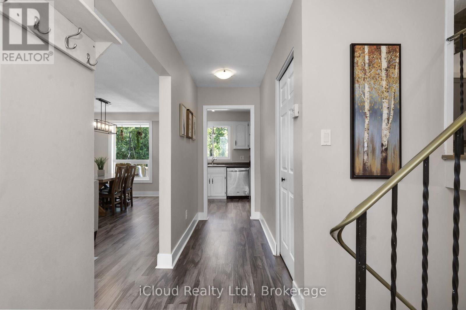 128 Elmore Drive, Halton Hills (Ac Acton), Ontario  L7J 1T2 - Photo 4 - W13709266