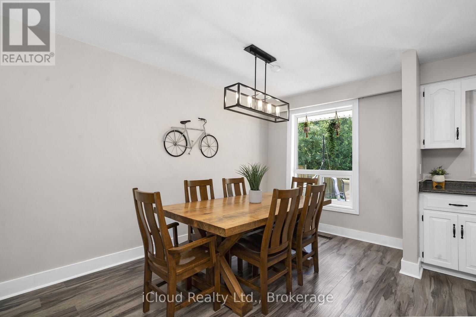 128 Elmore Drive, Halton Hills (Ac Acton), Ontario  L7J 1T2 - Photo 8 - W13709266