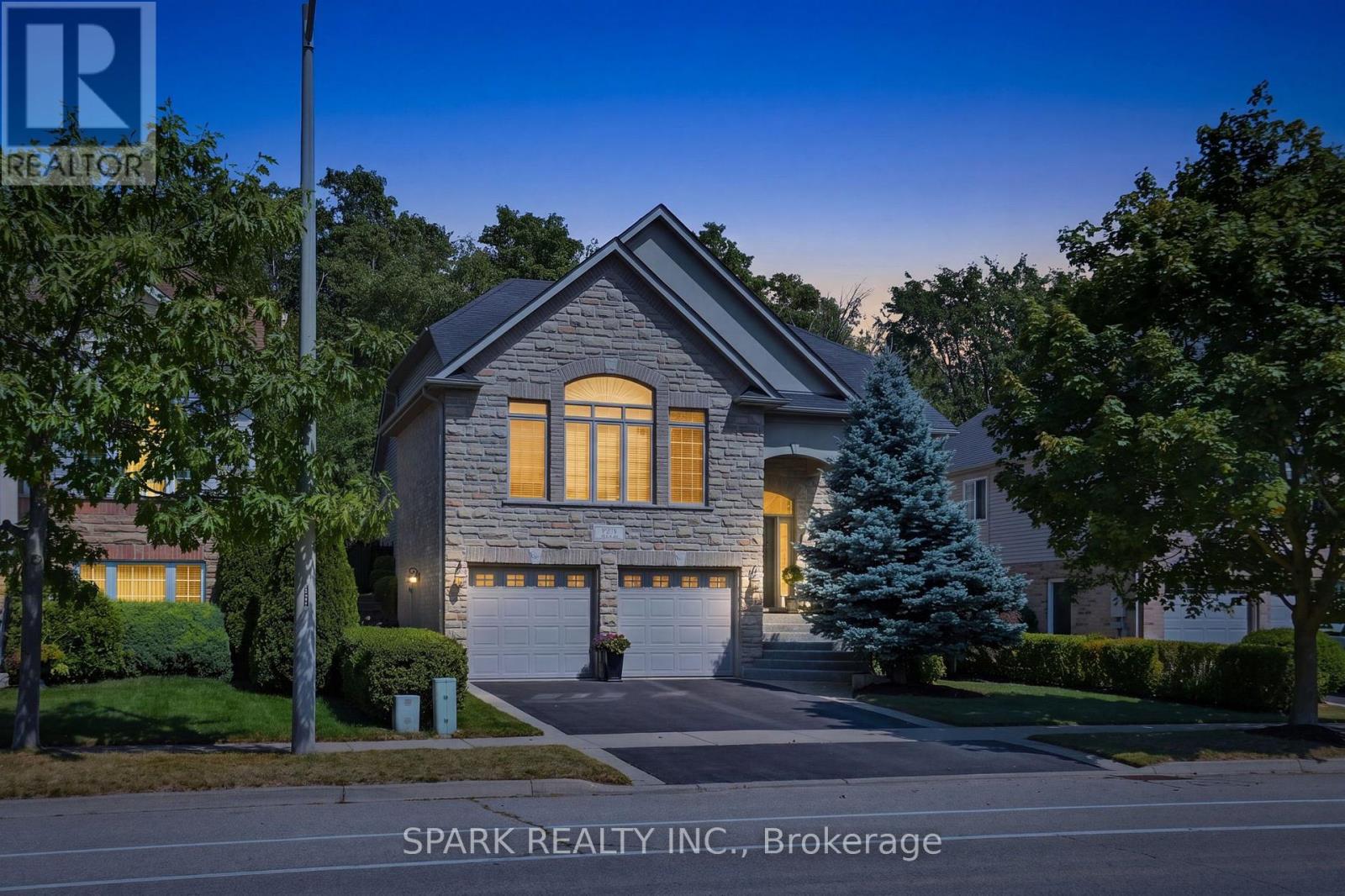 179 Tanners Drive S, Halton Hills (Ac Acton), Ontario  L7J 3A8 - Photo 1 - W13710680