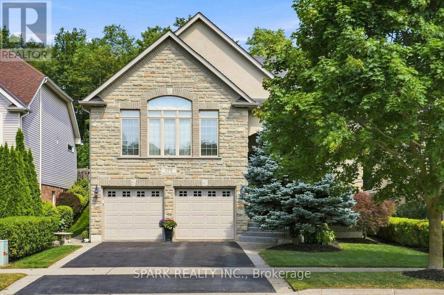 179 Tanners Drive S, Halton Hills (Ac Acton), Ontario  L7J 3A8 - Photo 2 - W13710680