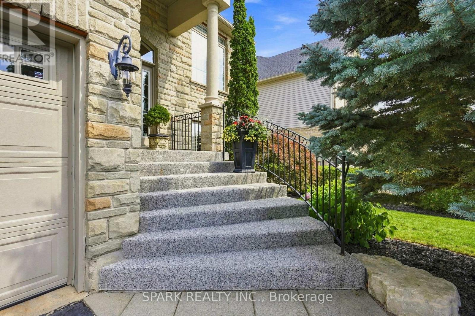 179 Tanners Drive S, Halton Hills (Ac Acton), Ontario  L7J 3A8 - Photo 3 - W13710680