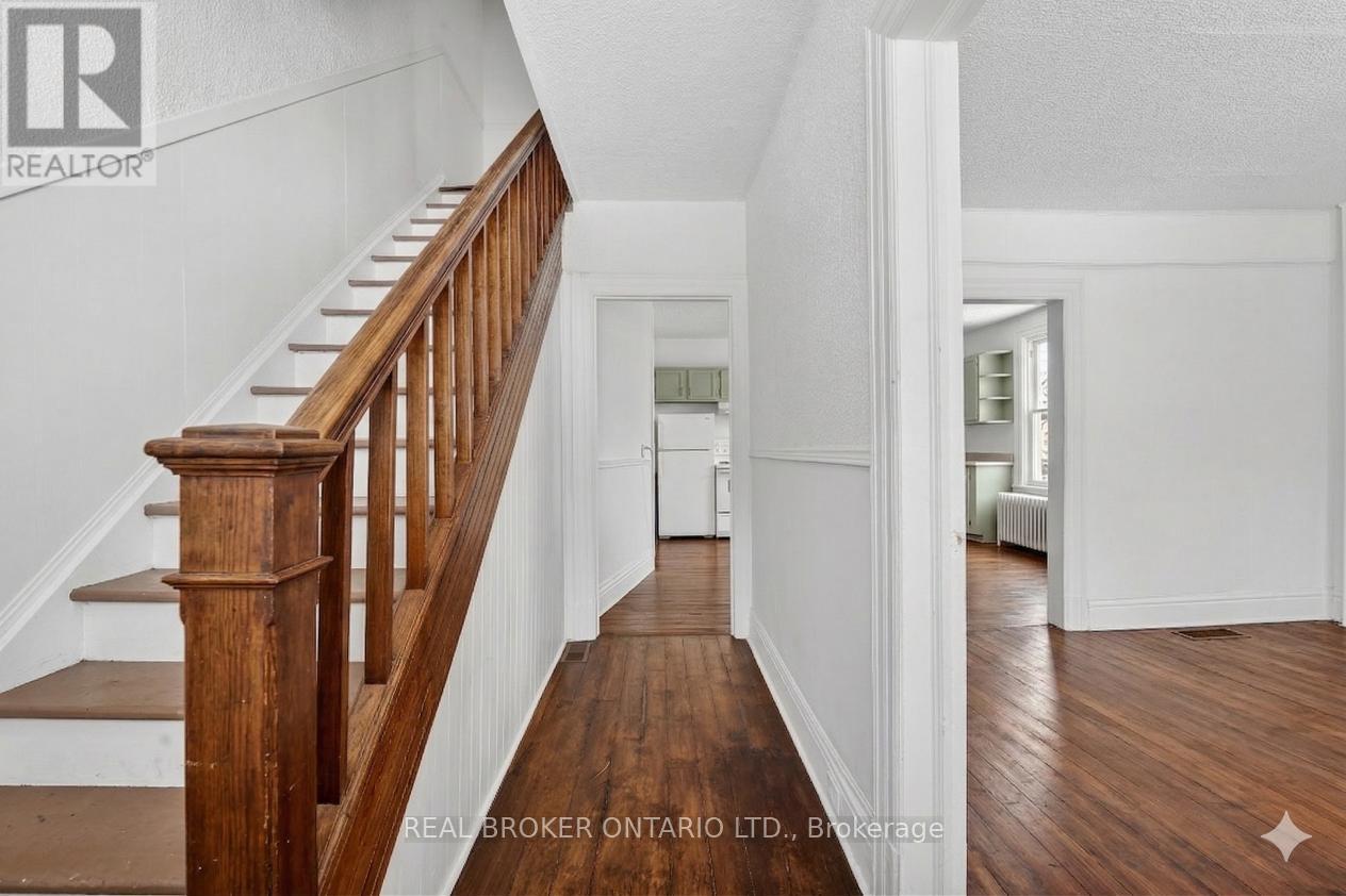 53-55 Wellington Street, Halton Hills (Ac Acton), Ontario  L7J 2H1 - Photo 3 - W13710920