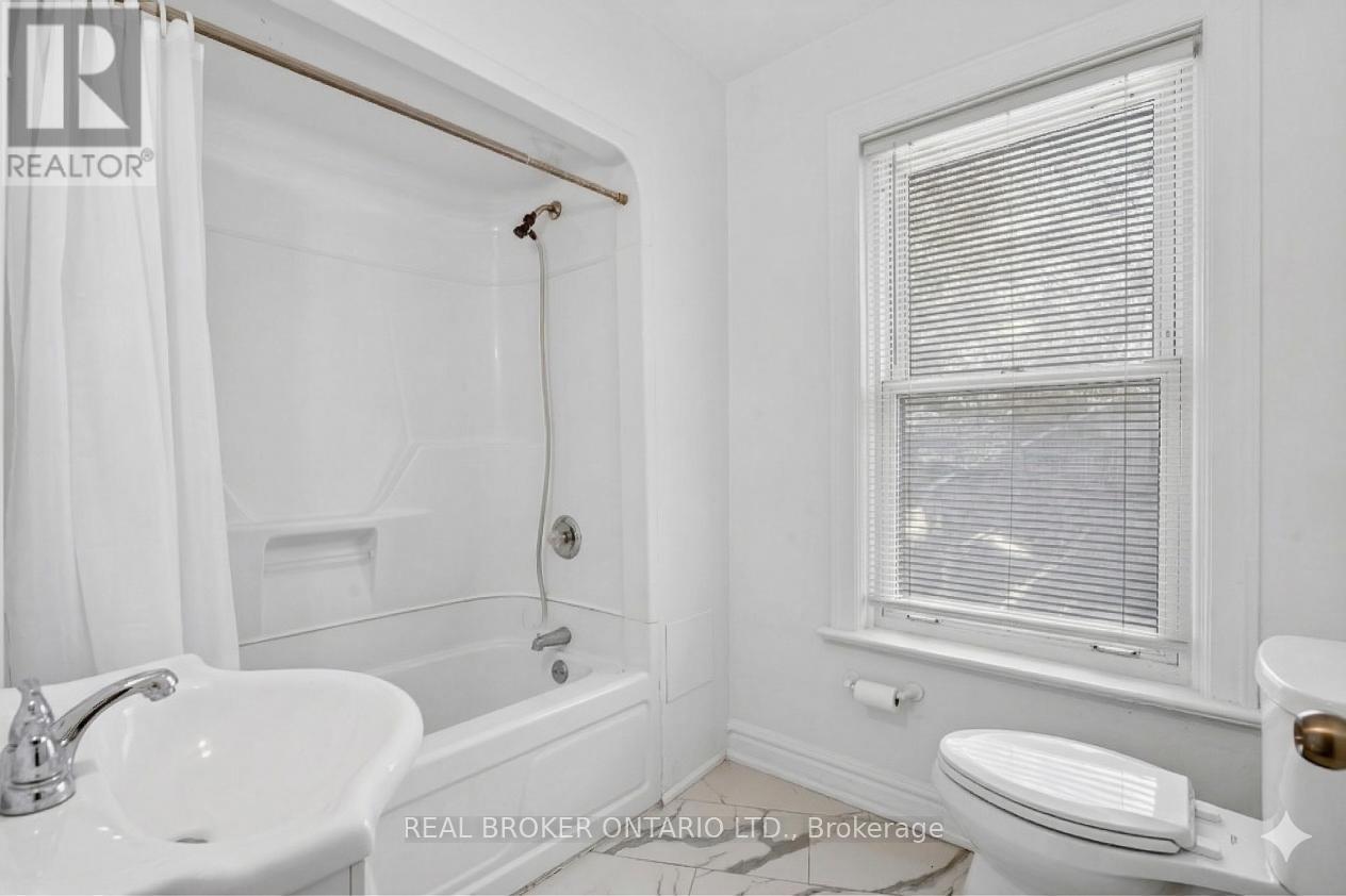 53-55 Wellington Street, Halton Hills (Ac Acton), Ontario  L7J 2H1 - Photo 9 - W13710920