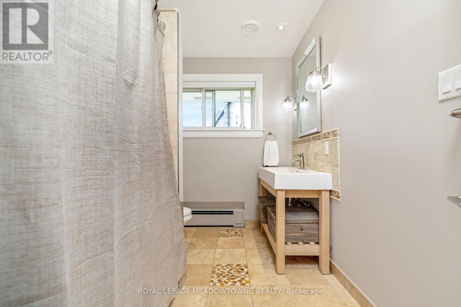 161 Confederation Street, Halton Hills (Glen Williams), Ontario  L7G 4S8 - Photo 22 - W13713402