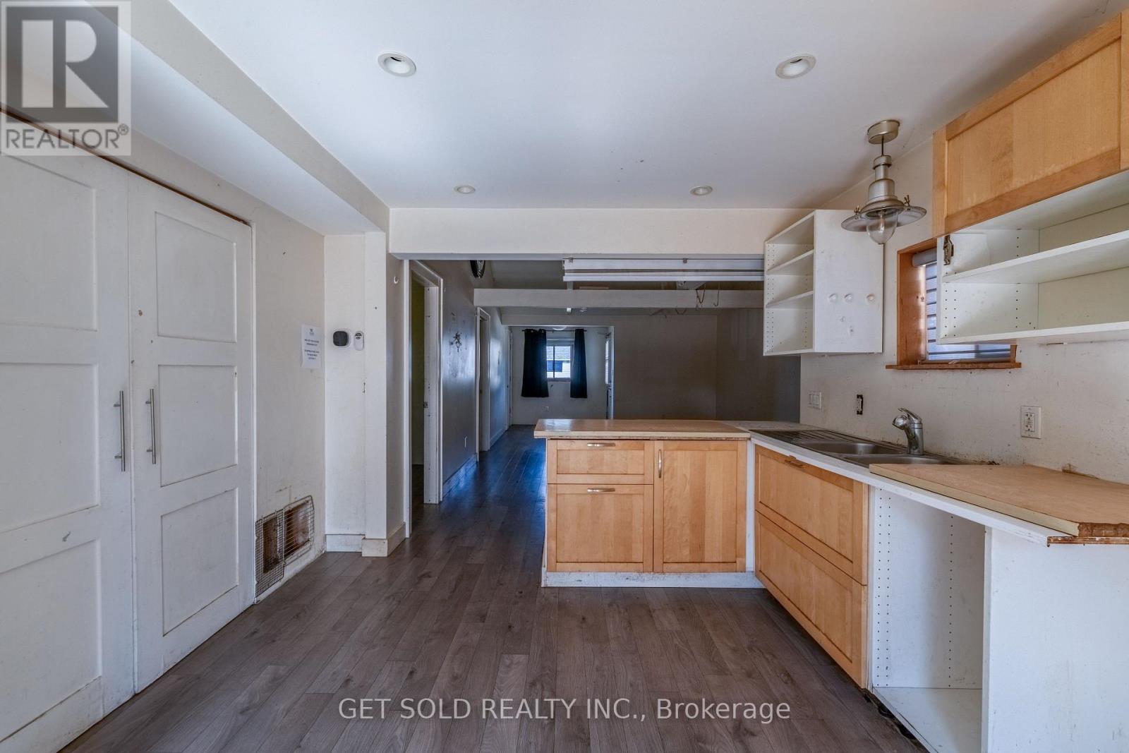 12 Vimy Street, Halton Hills (Ac Acton), Ontario  L7J 1S1 - Photo 12 - W13713660
