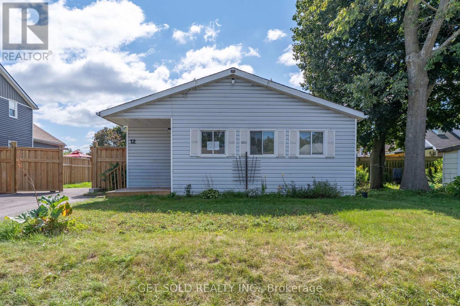 12 Vimy Street, Halton Hills (Ac Acton), Ontario  L7J 1S1 - Photo 2 - W13713660