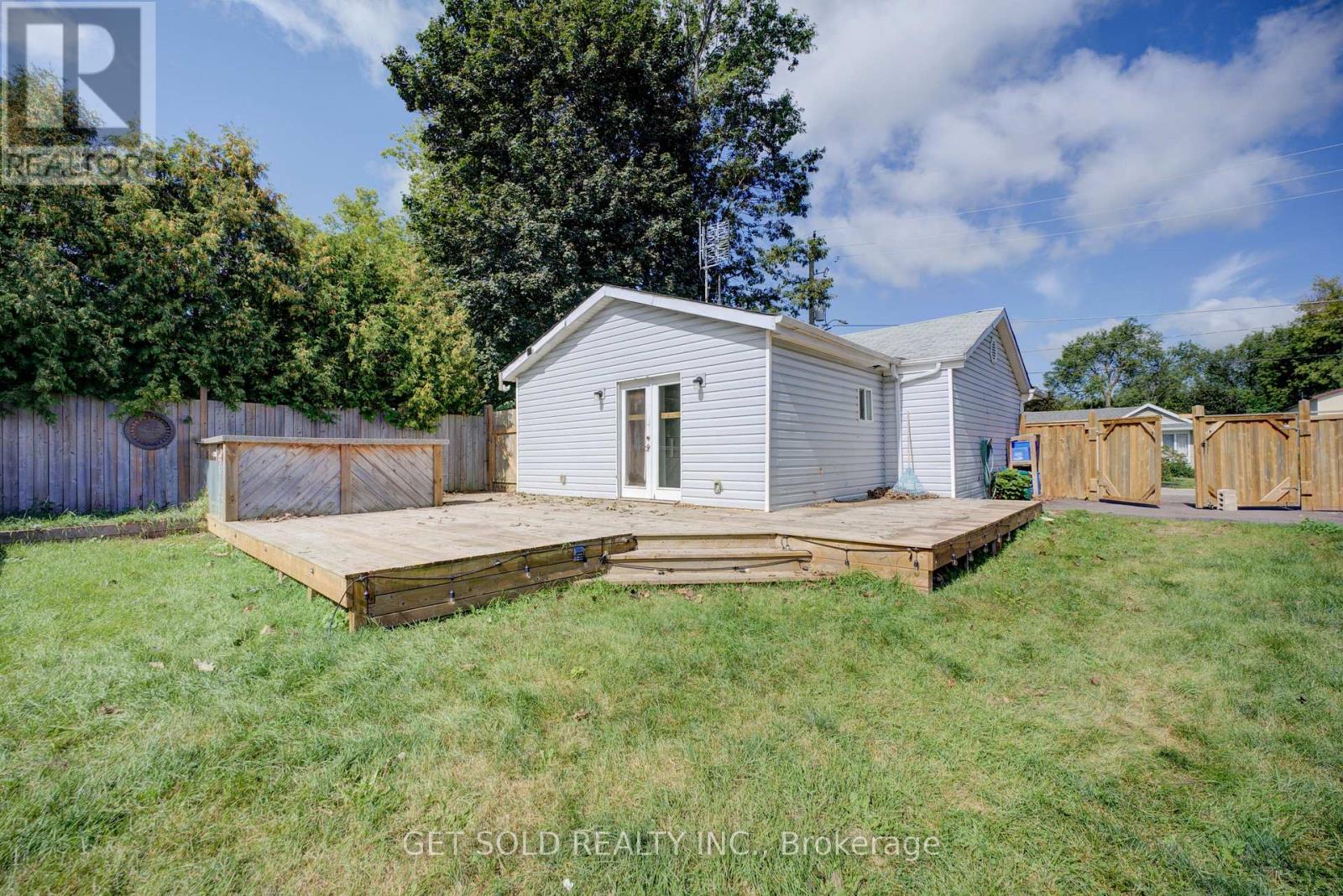 12 Vimy Street, Halton Hills (Ac Acton), Ontario  L7J 1S1 - Photo 32 - W13713660