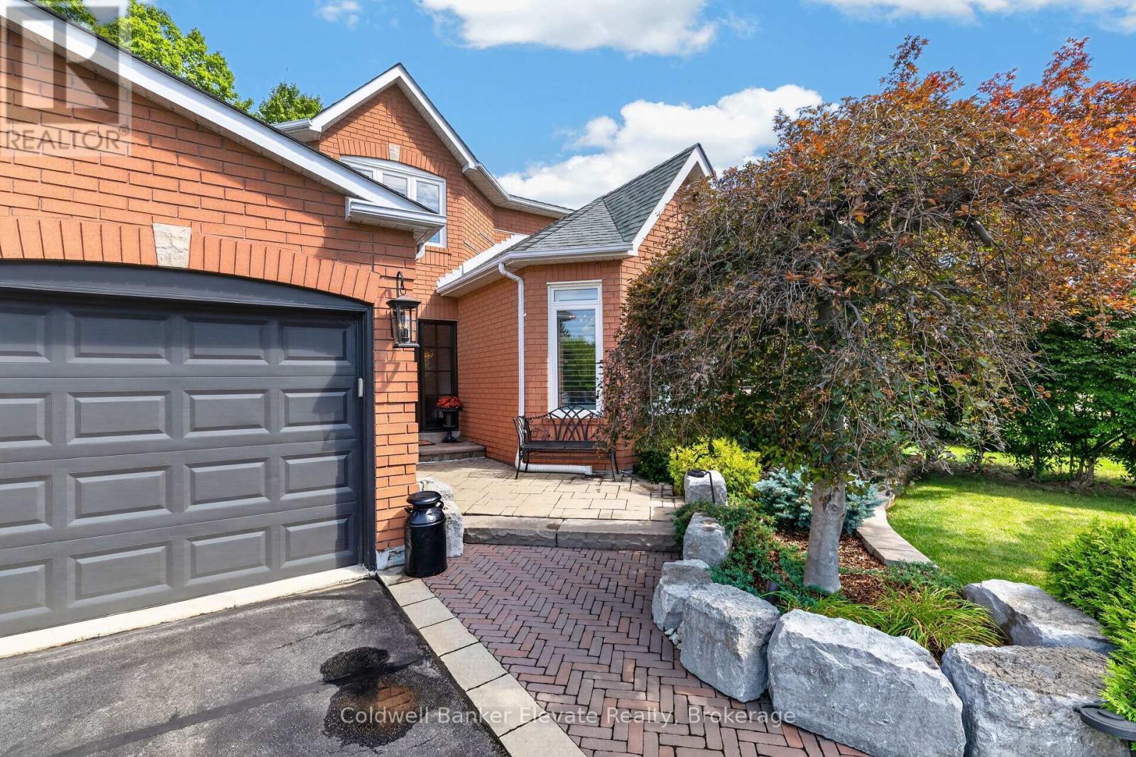 51 Gollop Crescent, Halton Hills (Georgetown), Ontario  L7G 5P2 - Photo 3 - W13714790