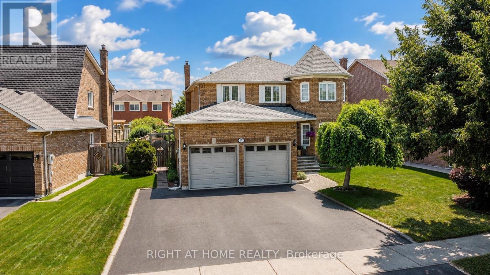 17 Eaton Street, Halton Hills (Georgetown), Ontario  L7G 5L4 - Photo 1 - W13715036