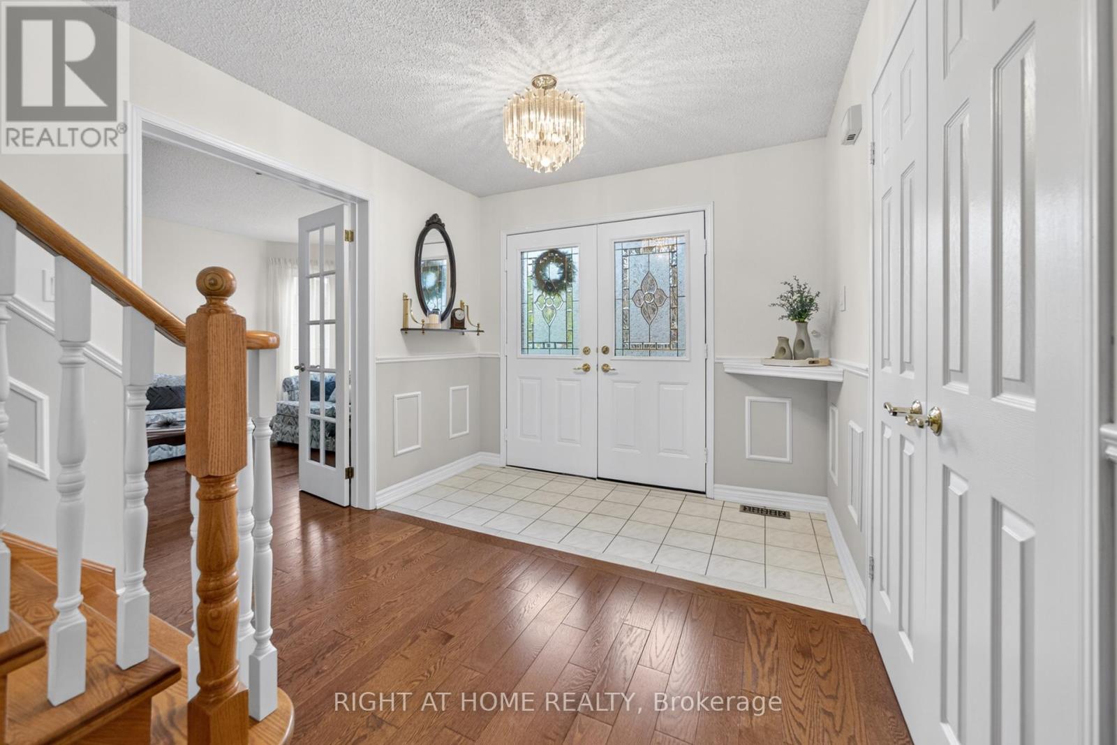17 Eaton Street, Halton Hills (Georgetown), Ontario  L7G 5L4 - Photo 12 - W13715036