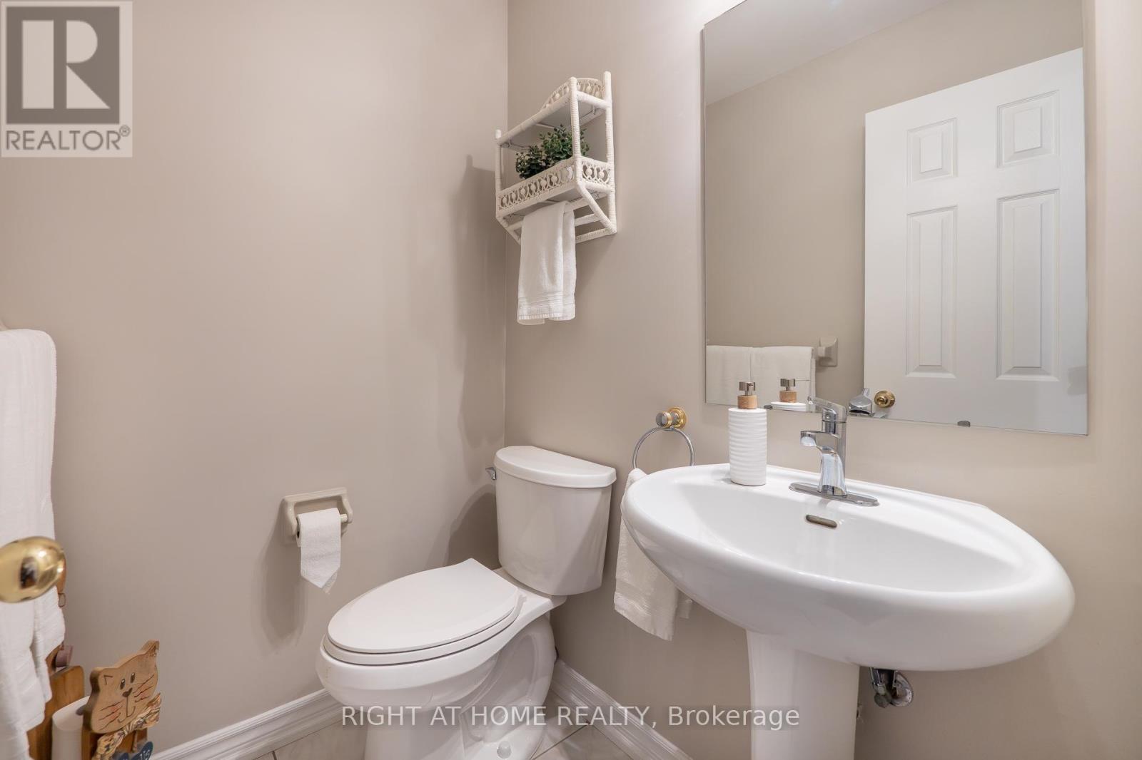 17 Eaton Street, Halton Hills (Georgetown), Ontario  L7G 5L4 - Photo 15 - W13715036