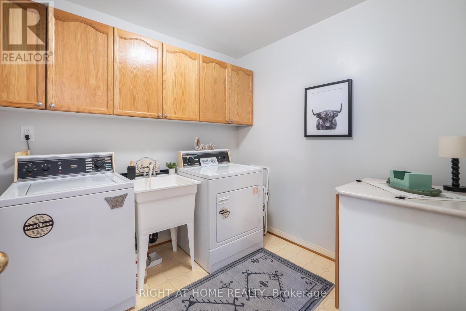 17 Eaton Street, Halton Hills (Georgetown), Ontario  L7G 5L4 - Photo 16 - W13715036