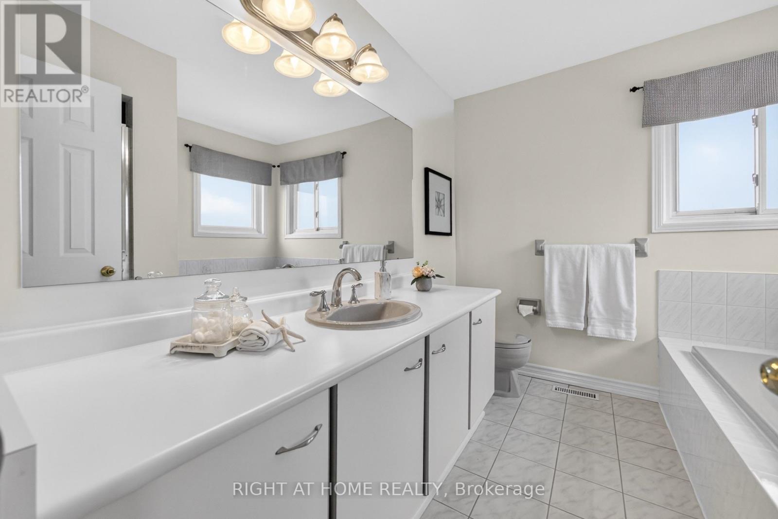 17 Eaton Street, Halton Hills (Georgetown), Ontario  L7G 5L4 - Photo 19 - W13715036