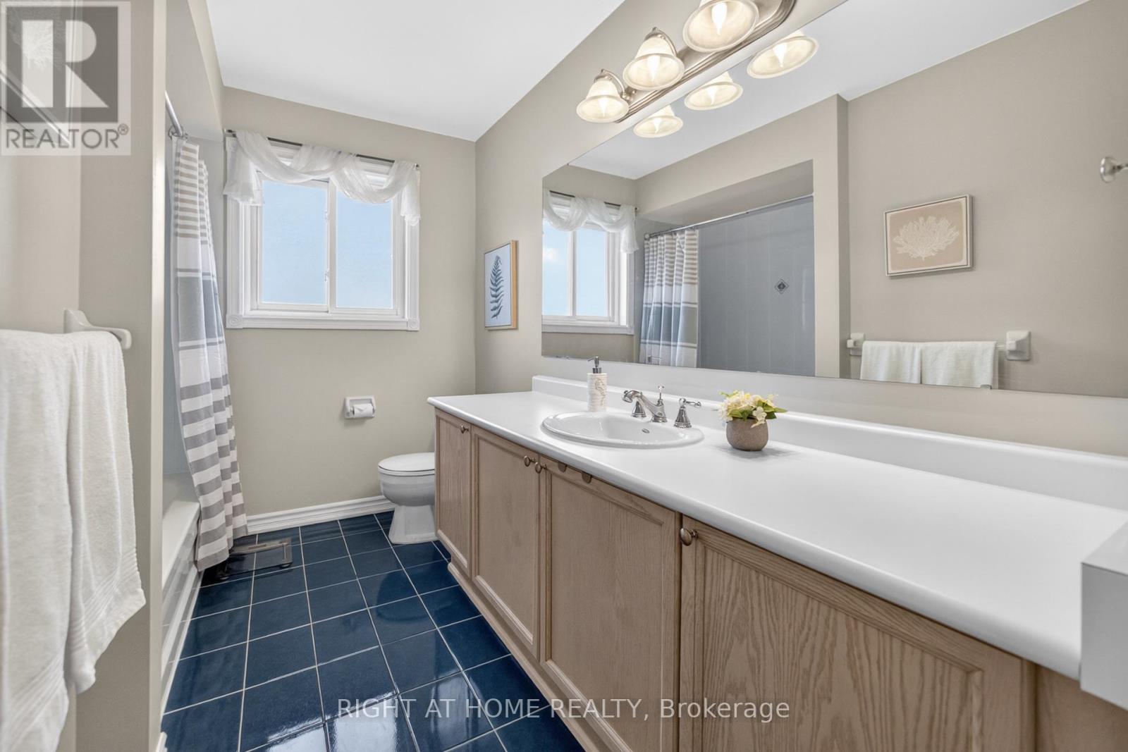 17 Eaton Street, Halton Hills (Georgetown), Ontario  L7G 5L4 - Photo 26 - W13715036