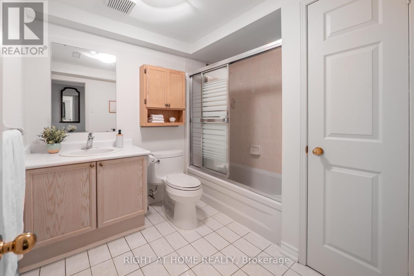 17 Eaton Street, Halton Hills (Georgetown), Ontario  L7G 5L4 - Photo 38 - W13715036