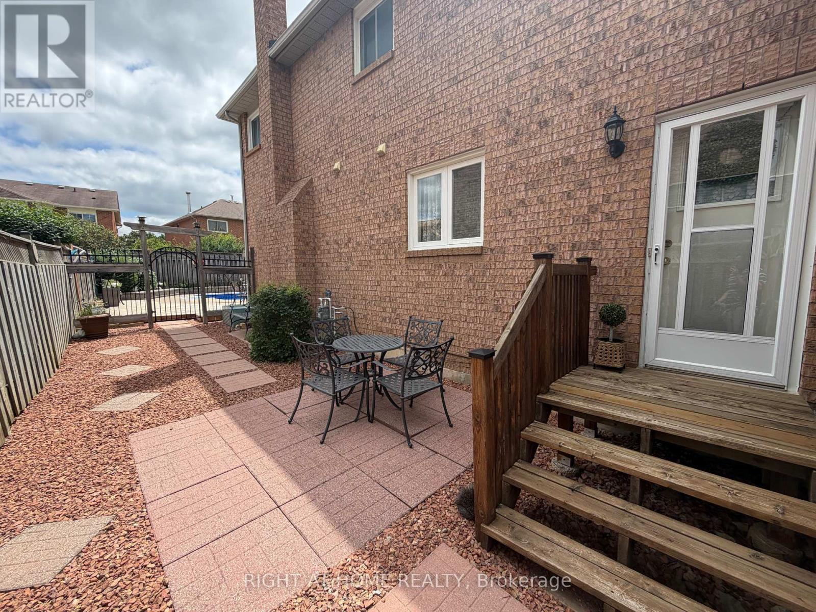 17 Eaton Street, Halton Hills (Georgetown), Ontario  L7G 5L4 - Photo 42 - W13715036