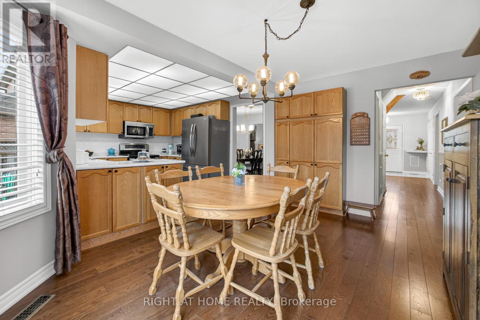 17 Eaton Street, Halton Hills (Georgetown), Ontario  L7G 5L4 - Photo 6 - W13715036