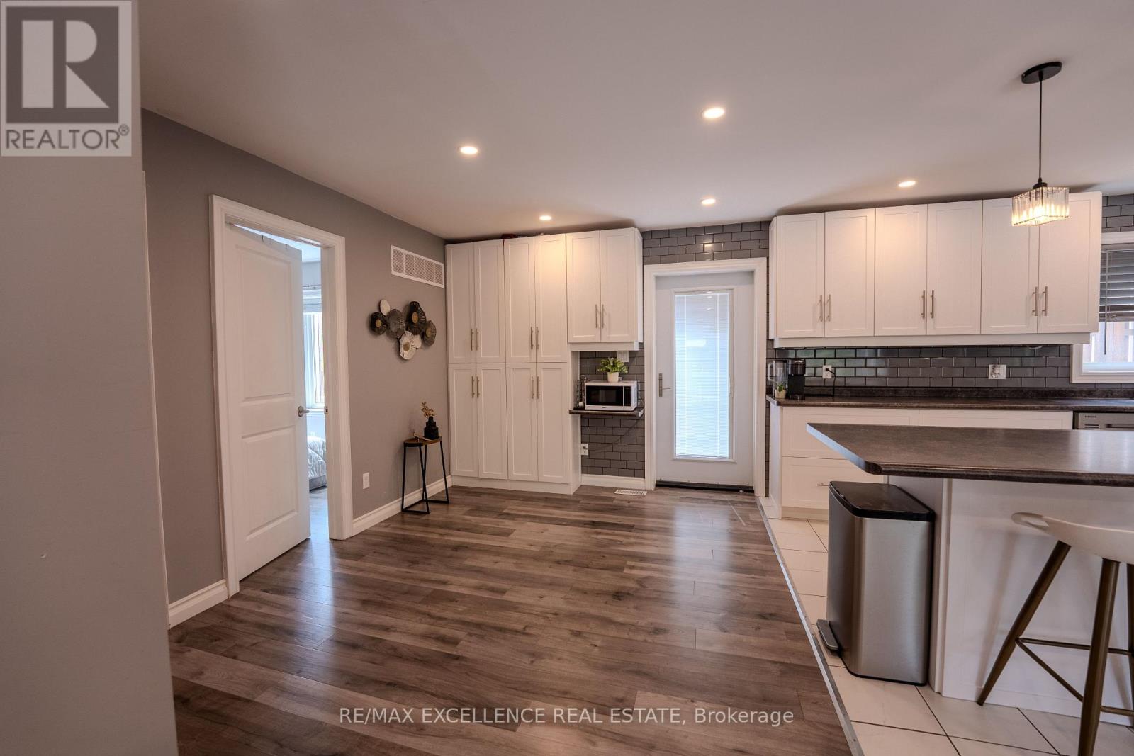 21 Elizabeth Street, Halton Hills (Georgetown), Ontario  L7G 3K1 - Photo 16 - W13715382