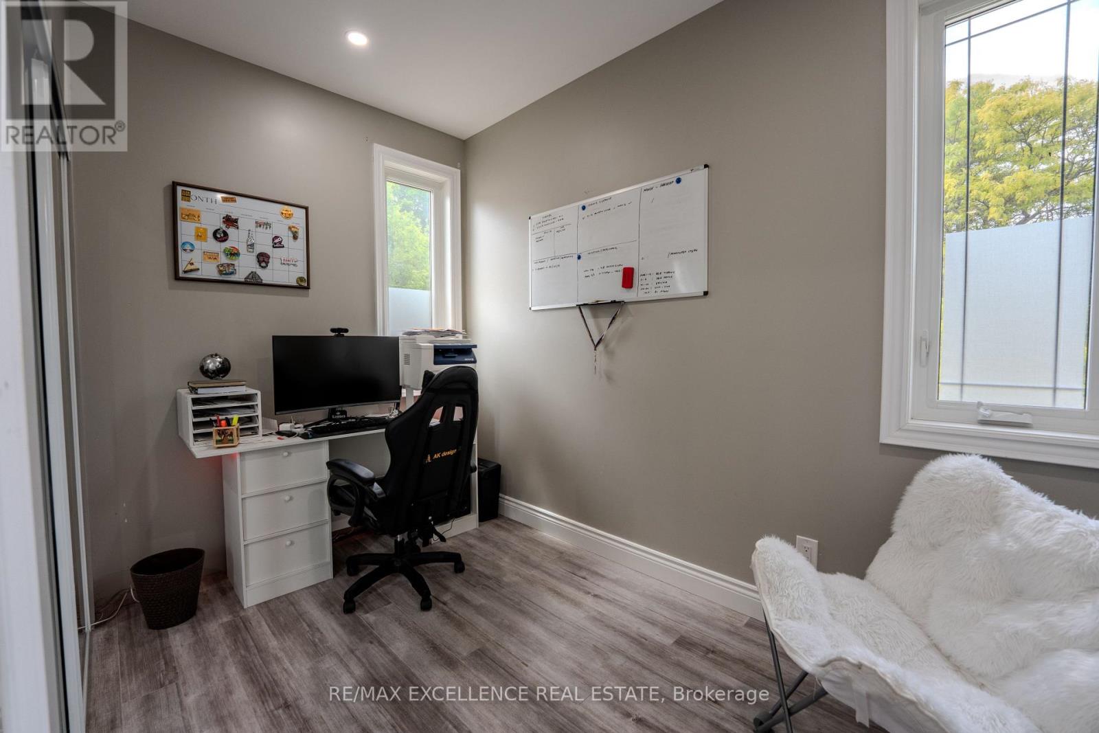 21 Elizabeth Street, Halton Hills (Georgetown), Ontario  L7G 3K1 - Photo 21 - W13715382