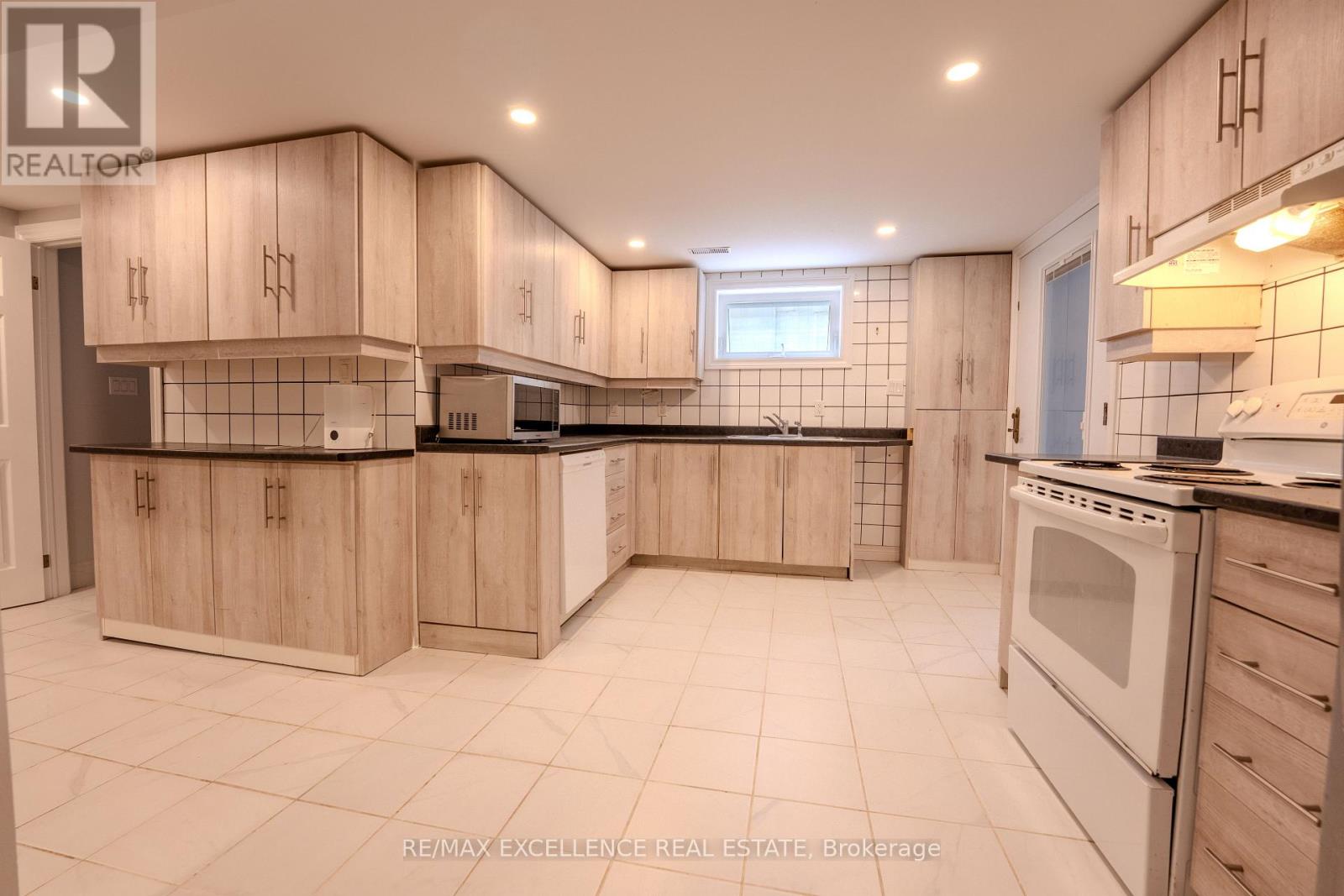 21 Elizabeth Street, Halton Hills (Georgetown), Ontario  L7G 3K1 - Photo 23 - W13715382