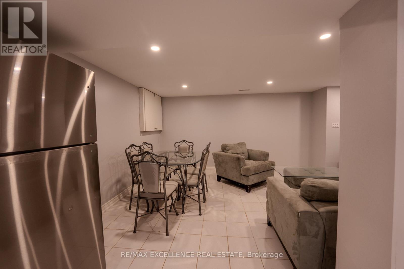 21 Elizabeth Street, Halton Hills (Georgetown), Ontario  L7G 3K1 - Photo 25 - W13715382