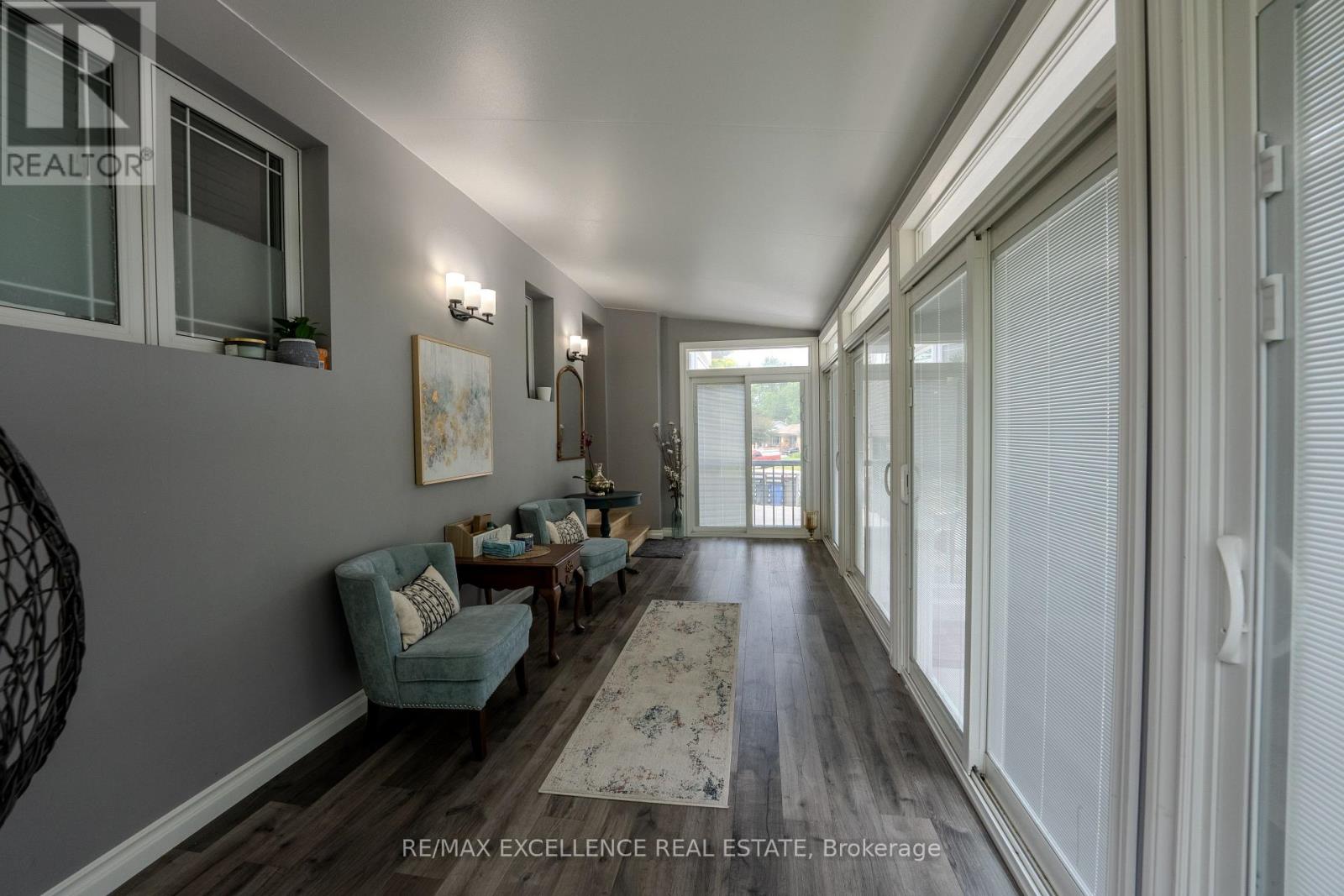 21 Elizabeth Street, Halton Hills (Georgetown), Ontario  L7G 3K1 - Photo 3 - W13715382