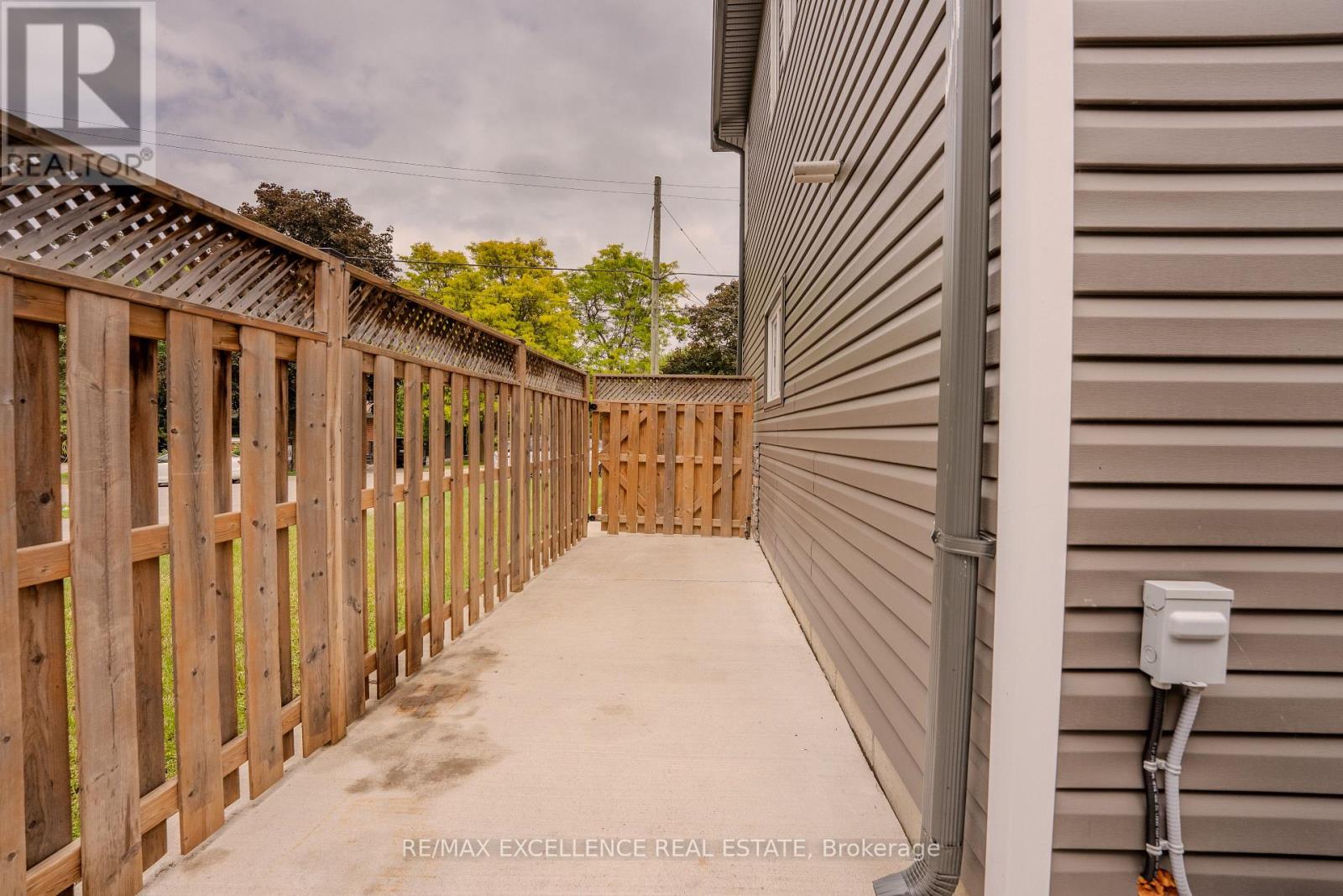 21 Elizabeth Street, Halton Hills (Georgetown), Ontario  L7G 3K1 - Photo 35 - W13715382