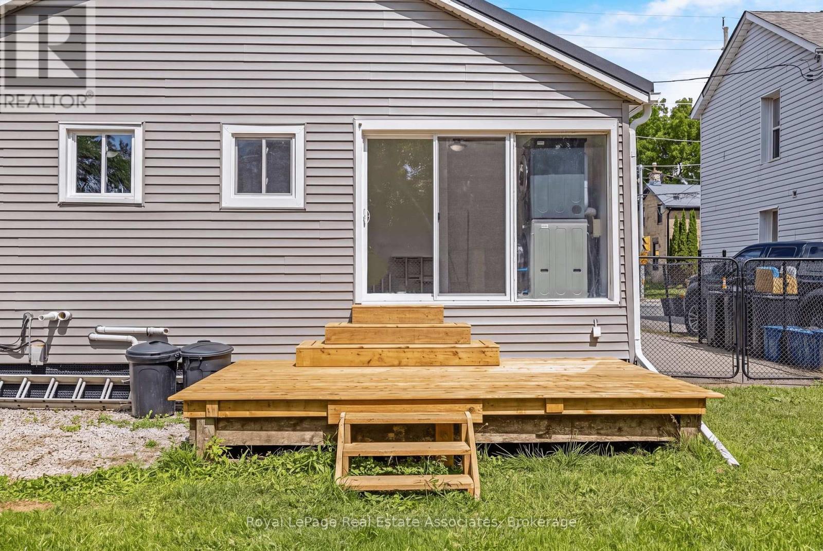 98 Main Street N, Halton Hills (Ac Acton), Ontario  L7J 1W2 - Photo 41 - W13715392