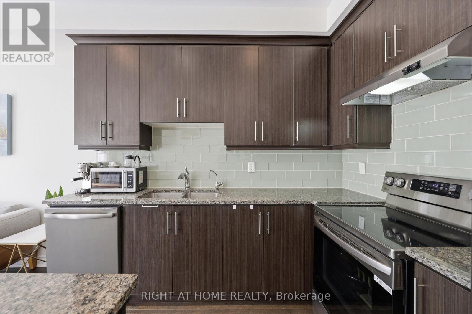 52 Upper Canada Court, Halton Hills (Georgetown), Ontario  L7G 0L1 - Photo 14 - W13716178