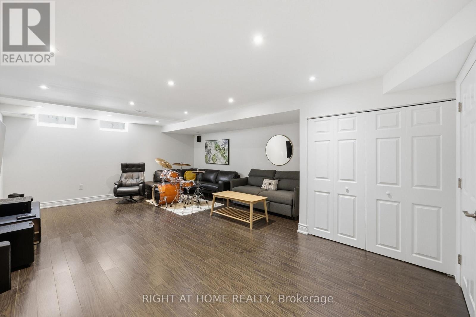 52 Upper Canada Court, Halton Hills (Georgetown), Ontario  L7G 0L1 - Photo 24 - W13716178
