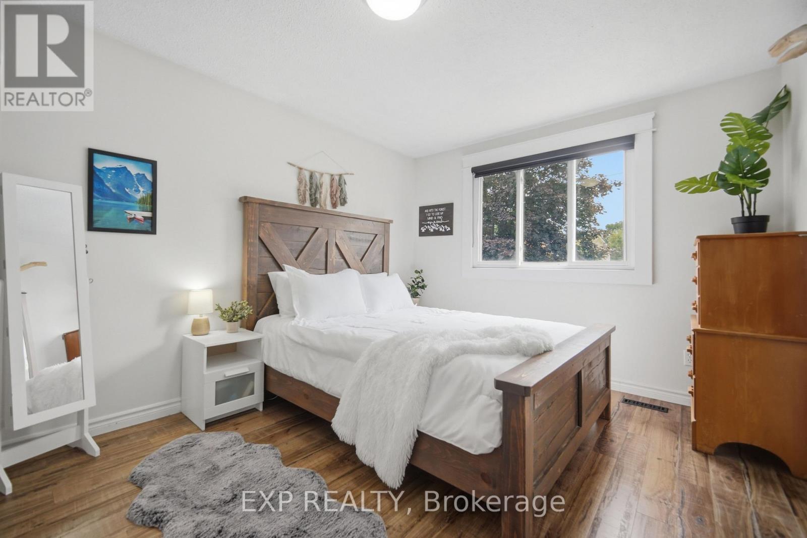 127 Acton Boulevard, Halton Hills (Ac Acton), Ontario  L7J 2S4 - Photo 18 - W13717788